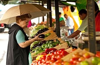 You are currently viewing INFLAÇÃO DA BAIXA RENDA ACUMULA ALTA DE 11,22% EM 12 MESES, DIZ FGV