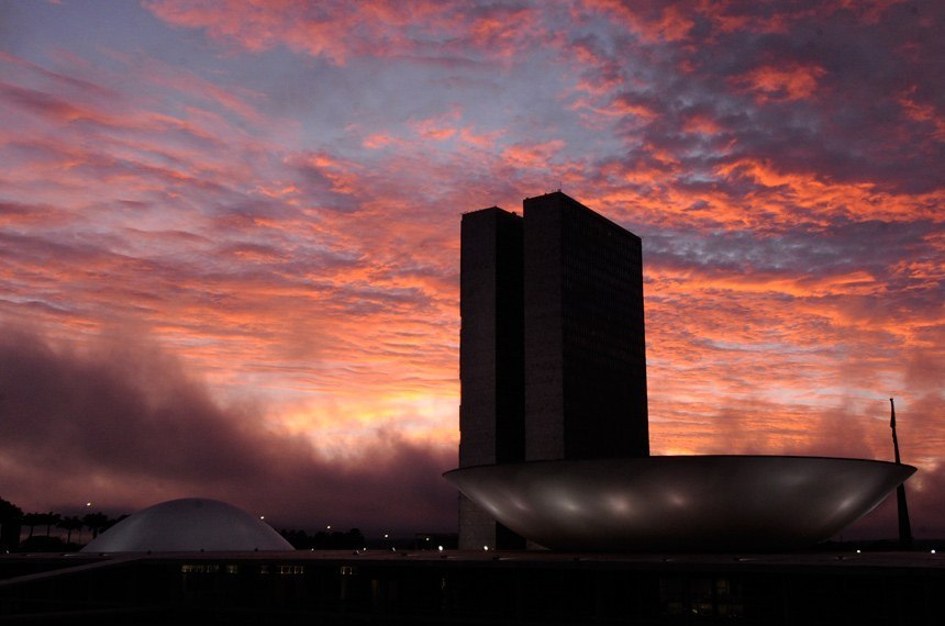 You are currently viewing MUDANÇAS NOS IMPOSTOS DEVEM DOMINAR A PAUTA DO CONGRESSO EM 2016