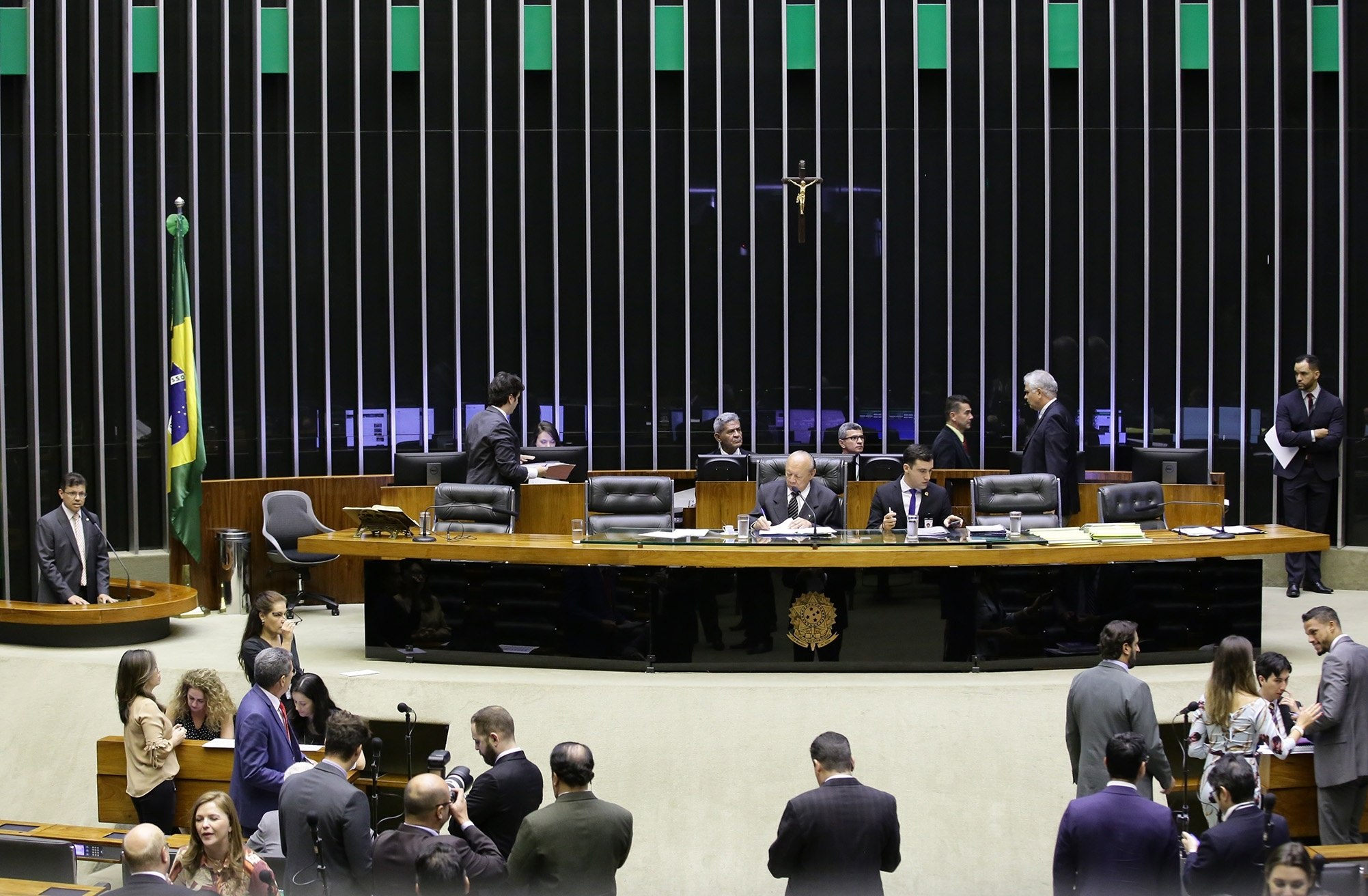 You are currently viewing CONGRESSO DERRUBA VETO E CONFIRMA PISO SALARIAL DE AGENTES DE SAÚDE