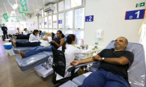 Read more about the article Covid-19: doações de sangue caem 20% e governo lança campanha