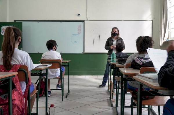 You are currently viewing Tribunal de Contas estuda brecha para salários da educação