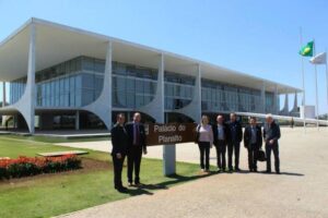 Read more about the article Prefeitos da AMURC em Brasília