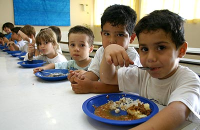 You are currently viewing MUNICÍPIOS DEVEM REGULARIZAR A SITUAÇÃO DOS CONSELHOS DE ALIMENTAÇÃO ESCOLAR